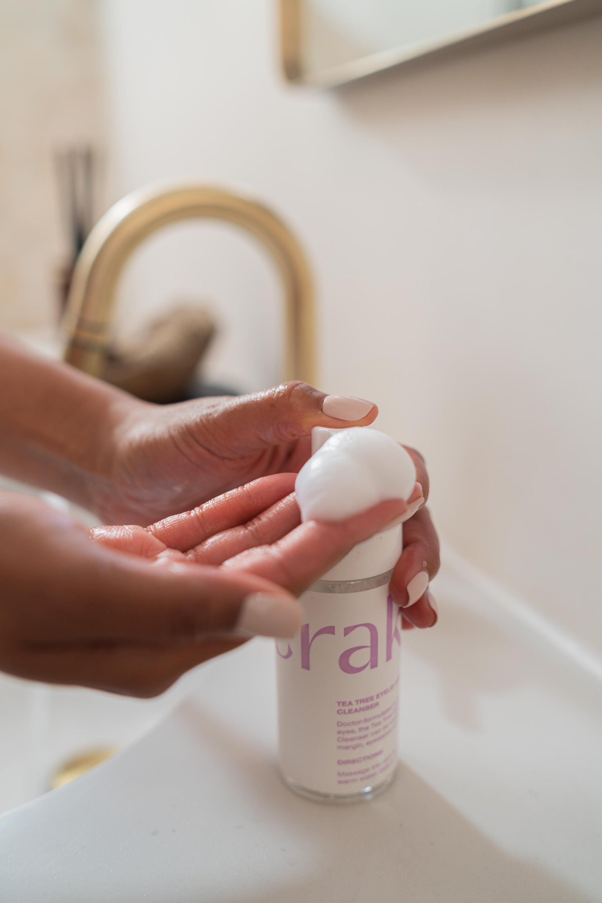 アイケア myrmr Tea Tree Oil Facial Cleanser – Merakim Eyes on Beauty